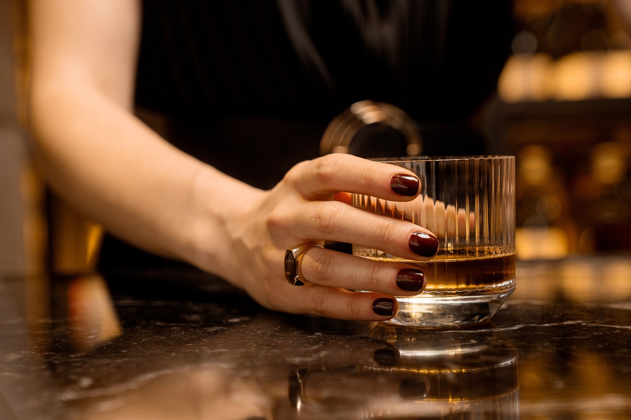 体臭を改善する女性向けサプリは学校で飲むべき？